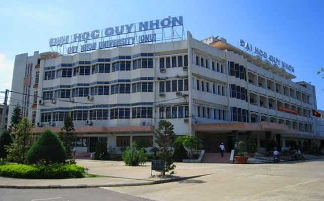 Trường Đại học Quy Nhơn là một trong ba trường đại học đa ngành đứng đầu về đào tạo tại miền Trung Việt Nam,