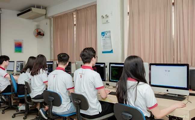 Học Công nghệ Thông tin tại Đại học Duy Tân với máy móc hiện đại